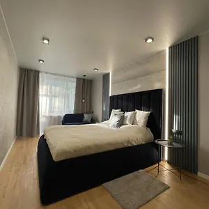 https://venezianova-str.hotelslviv.net